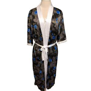 Nine’s 2 pc. Black & white floral chemise & floral robe set XXl
